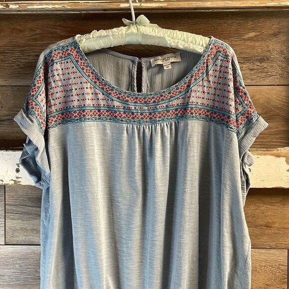 Tempted Heart Woman’s Top, Size 2X, Blue with Colored Embroidery Stitching - Picture 2 of 6